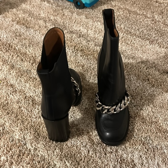 fixer opportunity Givenchy Chain Link Booties! - Picture 4 of 13